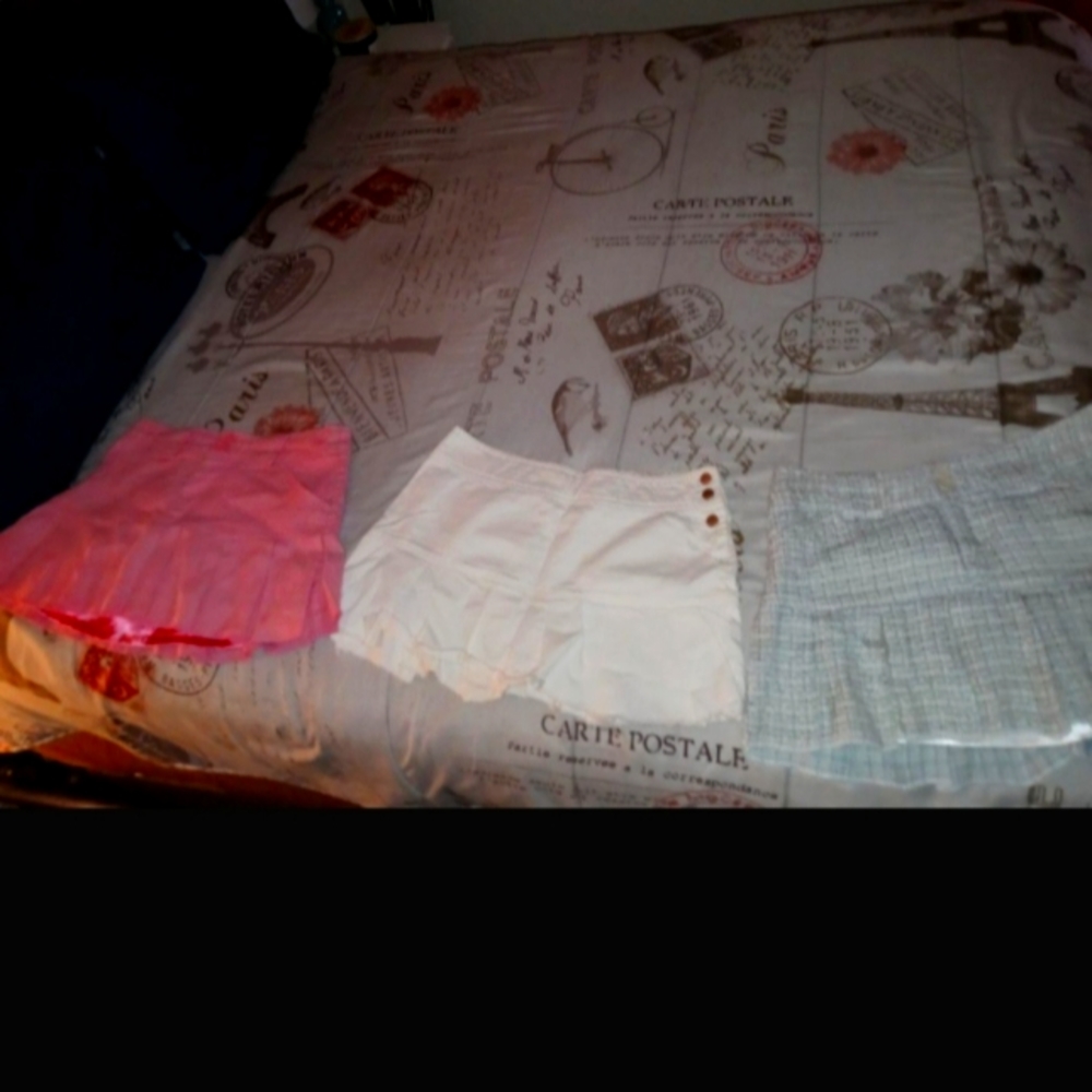 Vintage Skirt, Prom dress, Nike Uptempo, Retro Jordans,, Sandles Dorva Vecetta L